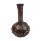 Vase pansu à décor de vigne.