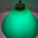 Green opaline Cone suspension