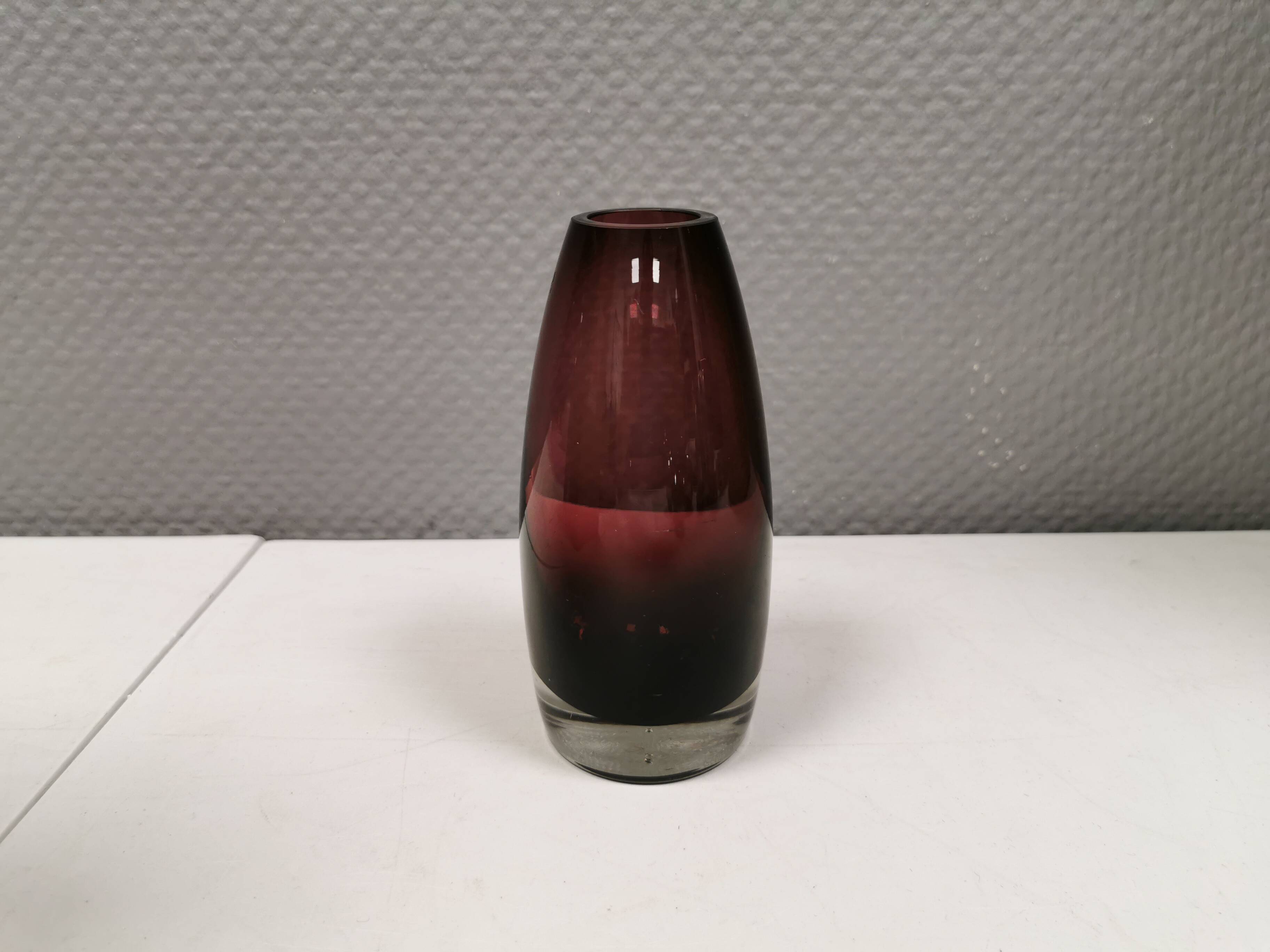 Timeless, mouth-blown glass vase, number 1365 by Tamara Aladin for Riihimäen Lasi Oy Finland 1960s