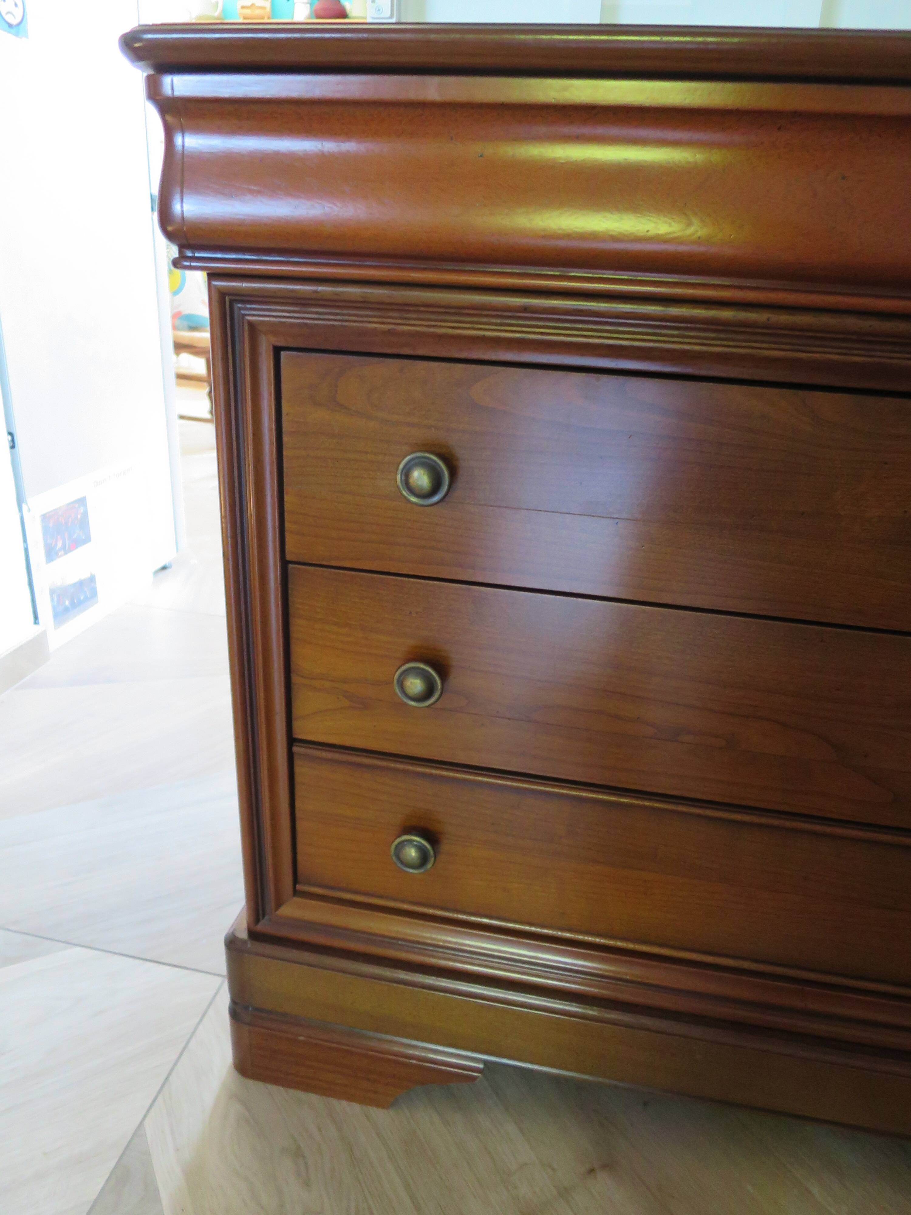 Louis Philippe chest of drawers with ogee - 4 drawers - 1 lock - cherry wood - 1980s