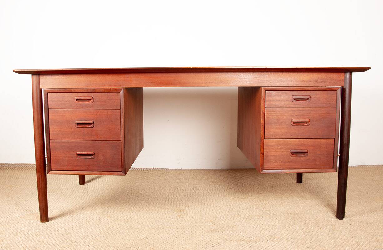 Bureau de Direction Danois en teck par Gunnar Nielsen Tibergaard 1960.