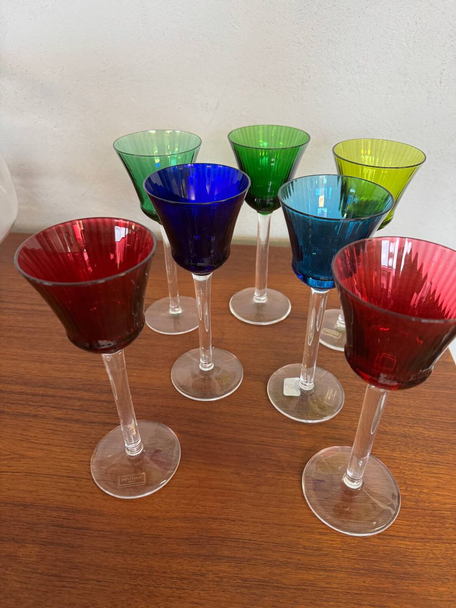 Verres à vin colorés en cristal Saint Louis