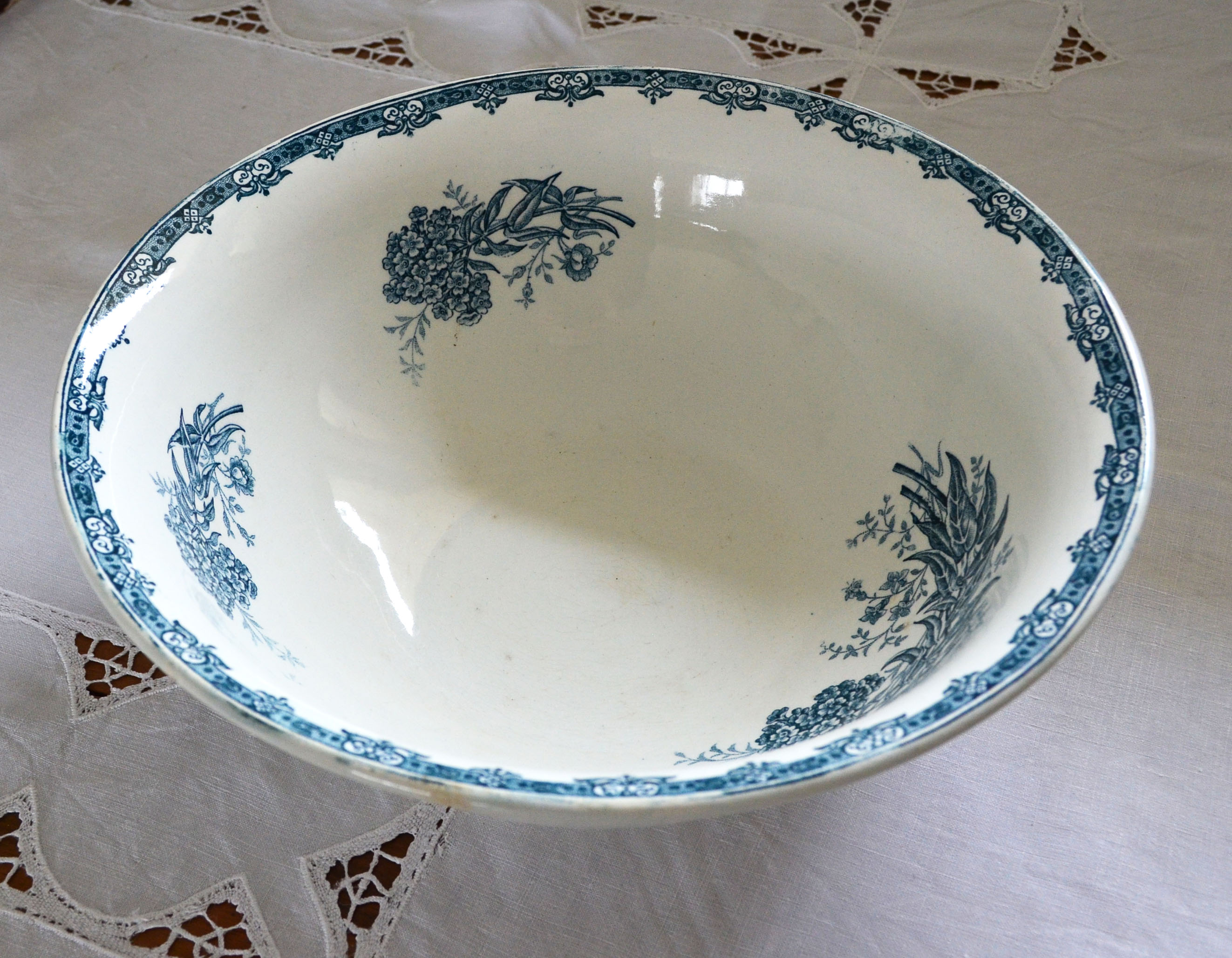 Salad bowl faience blue decoration