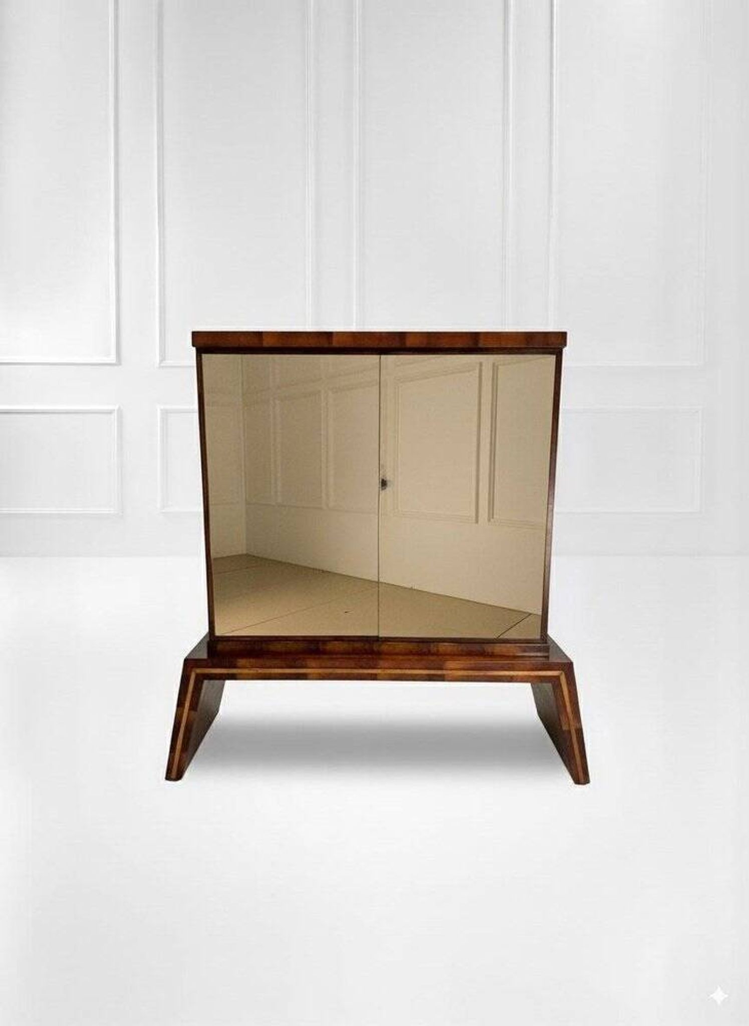 Mid-Century Modern Italian Mirrored Dry Bar Cabinet, 1950s