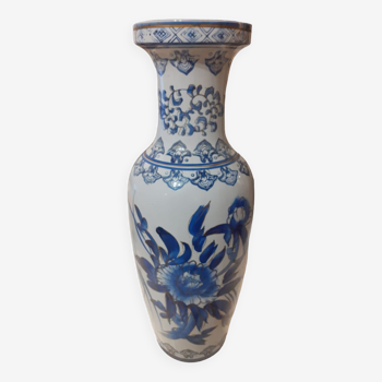 Blue and white floor vase