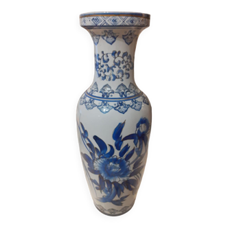 Blue and white floor vase
