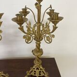 Paire d'anciens candélabres d'autel en laiton doré du XIX ème