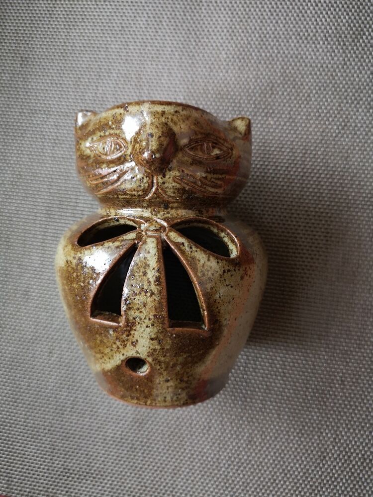 Burns perfume in sandstone form zoomorphic cat - 1970s