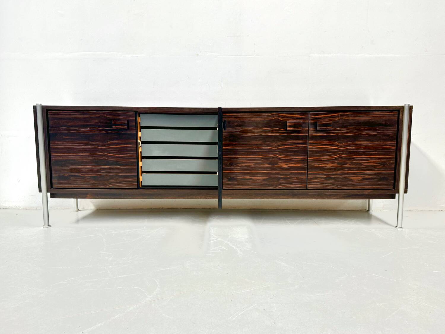 Buffet vintage en palissandre du Brésil, Belgique années 1970.
