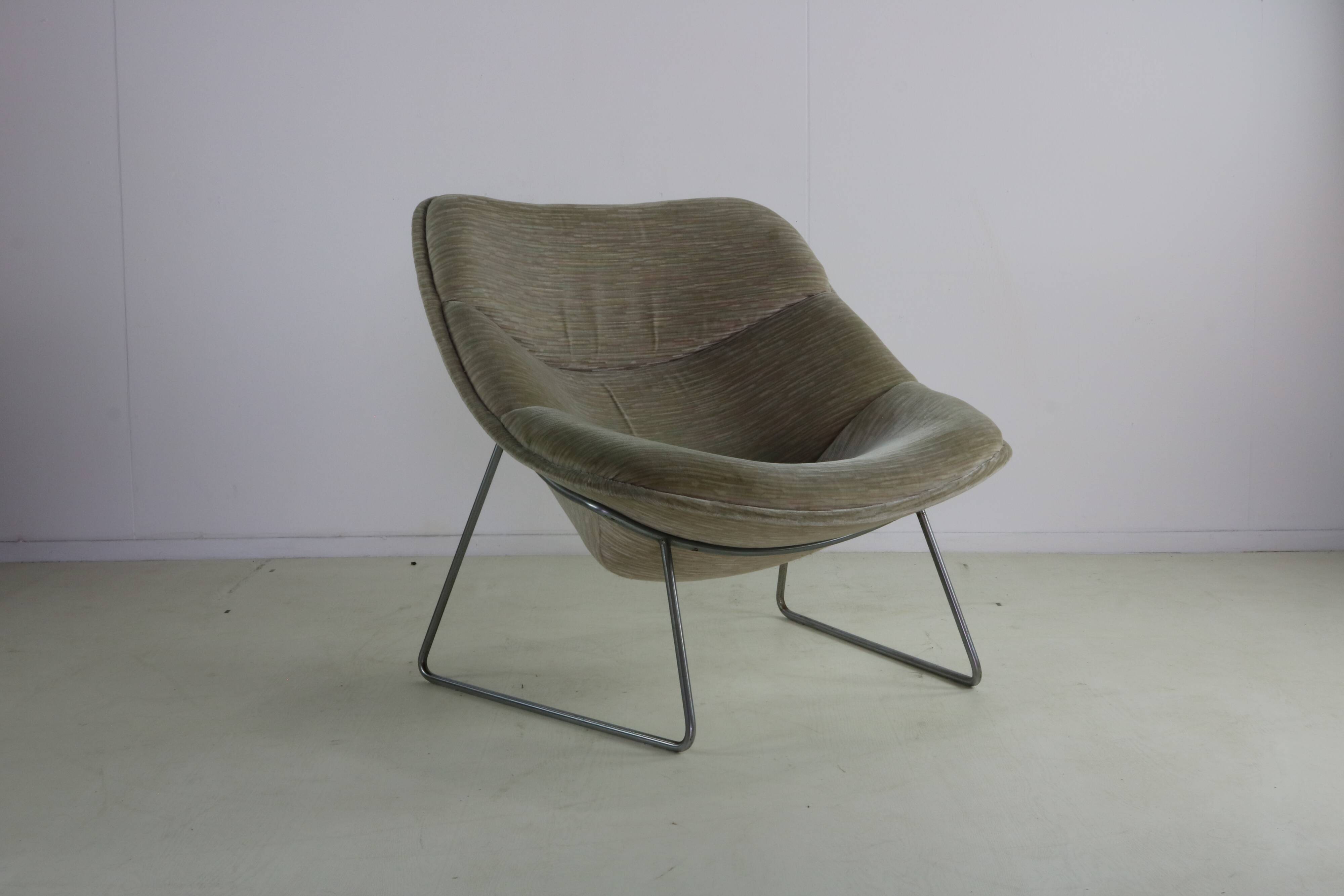 Sixties design lounge chair by Pierre Paulin for Artifort