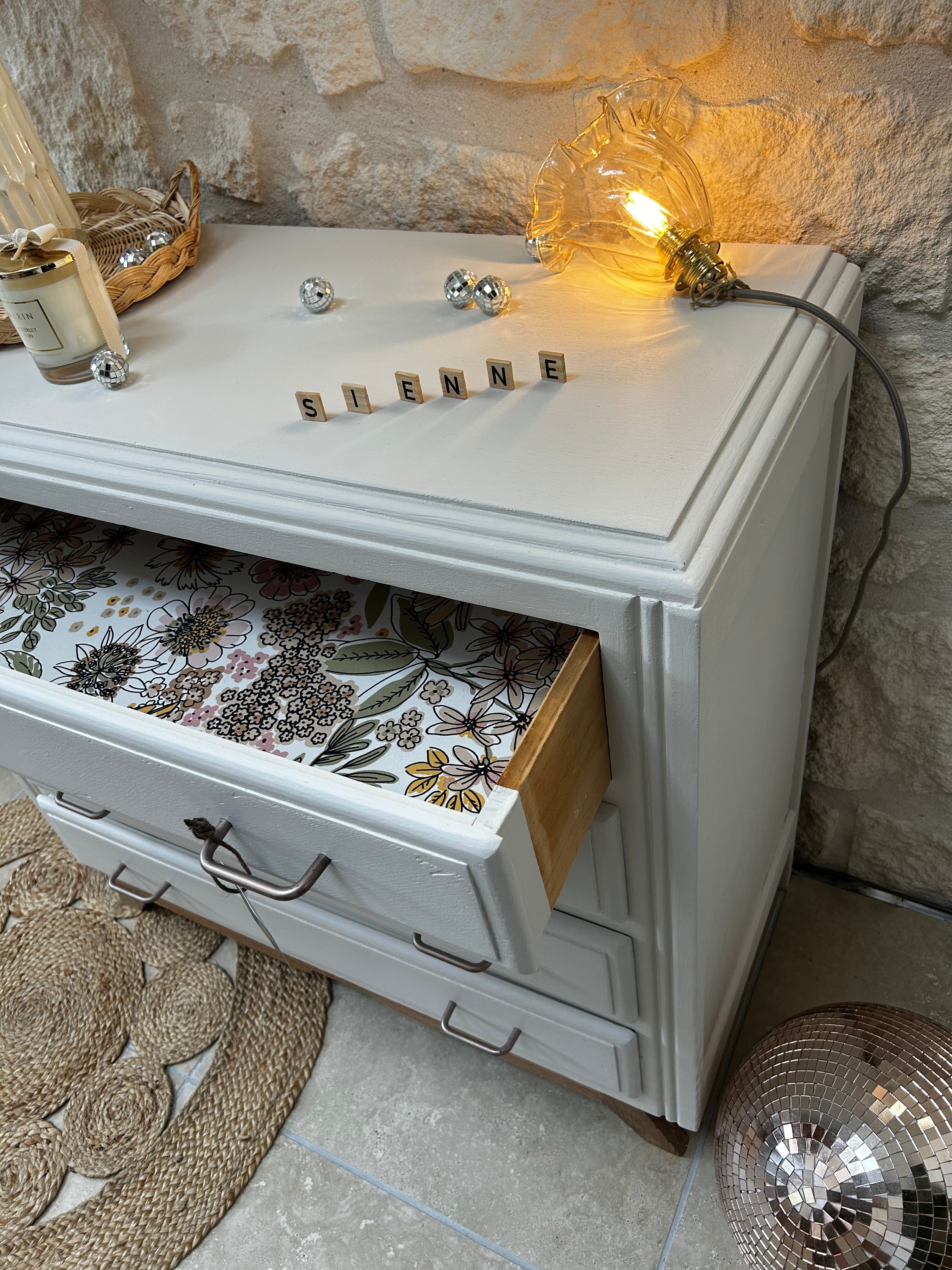 Vintage chest of drawers
