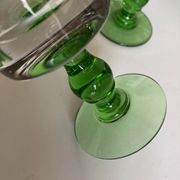 Set de 12 verres gobelets massifs à pied 1960
