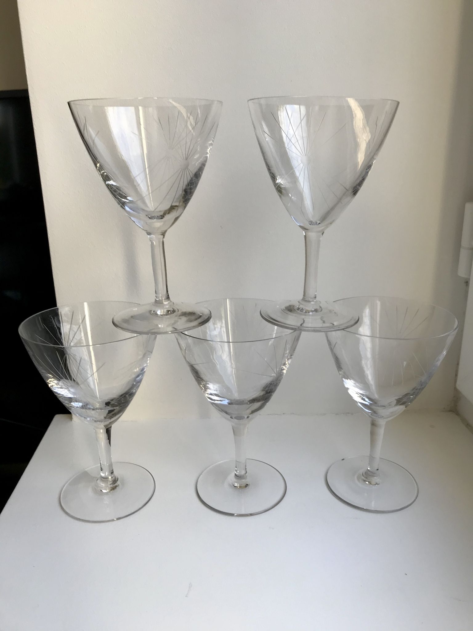 Set of 5 engraved wine glasses star model 50s