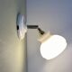 Applique tulipe vintage en opaline blanche