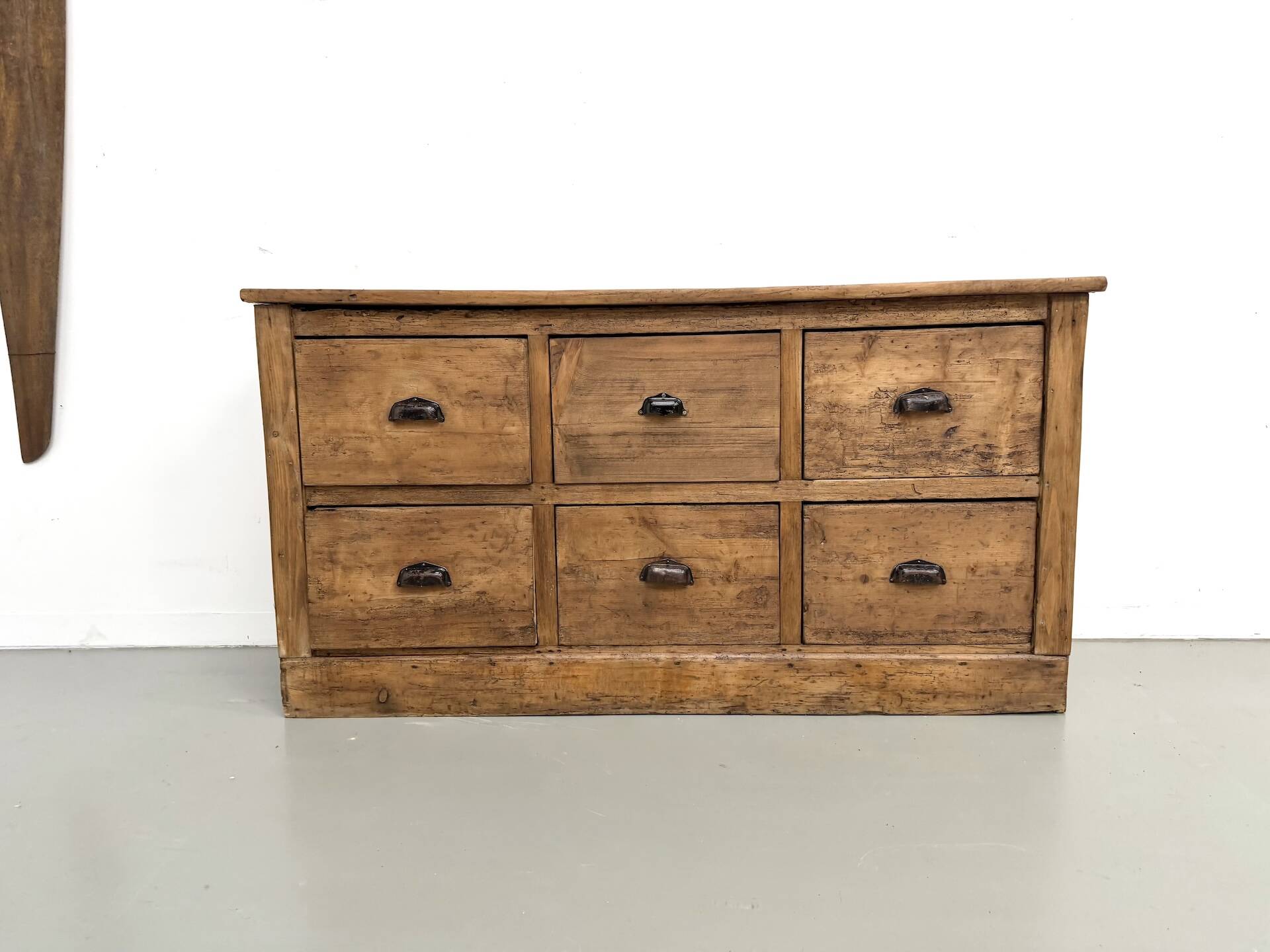 Six-drawer workshop cabinet