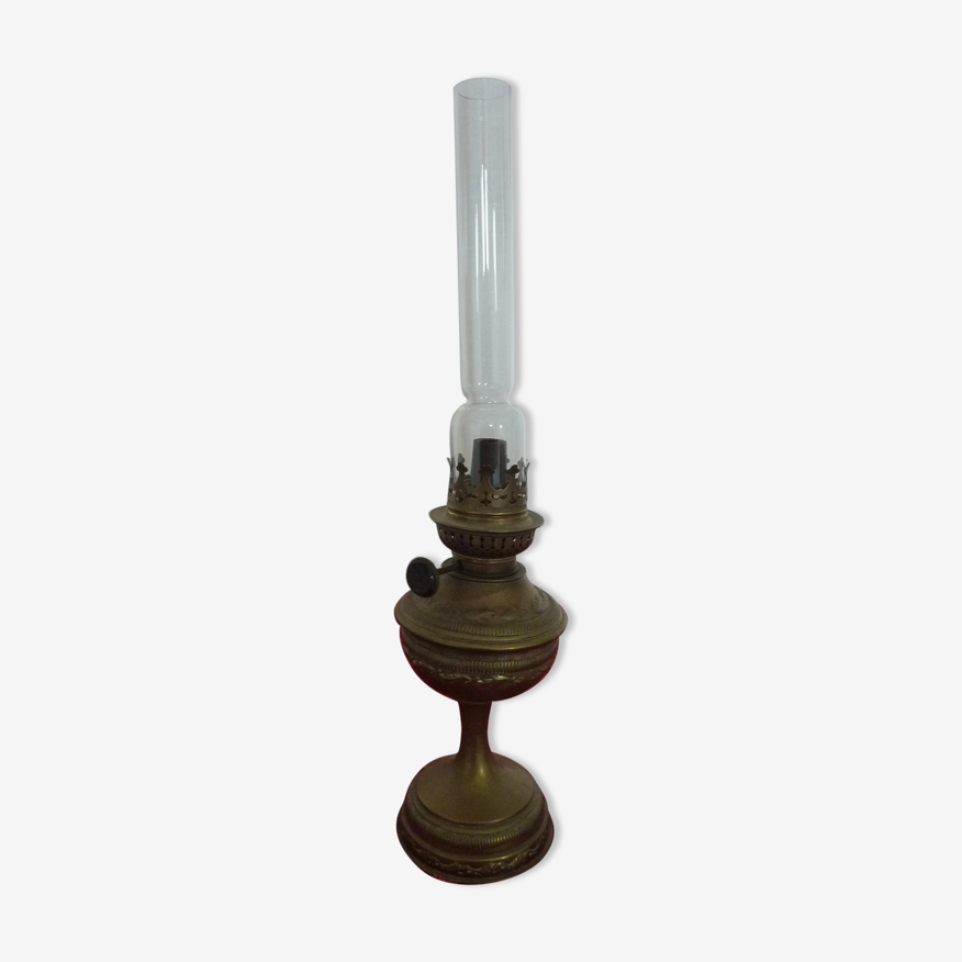 Ancienne lampe à pétrole allemande sur pied en cuivre jaune époque 19ème  German petroleum lamp | Selency