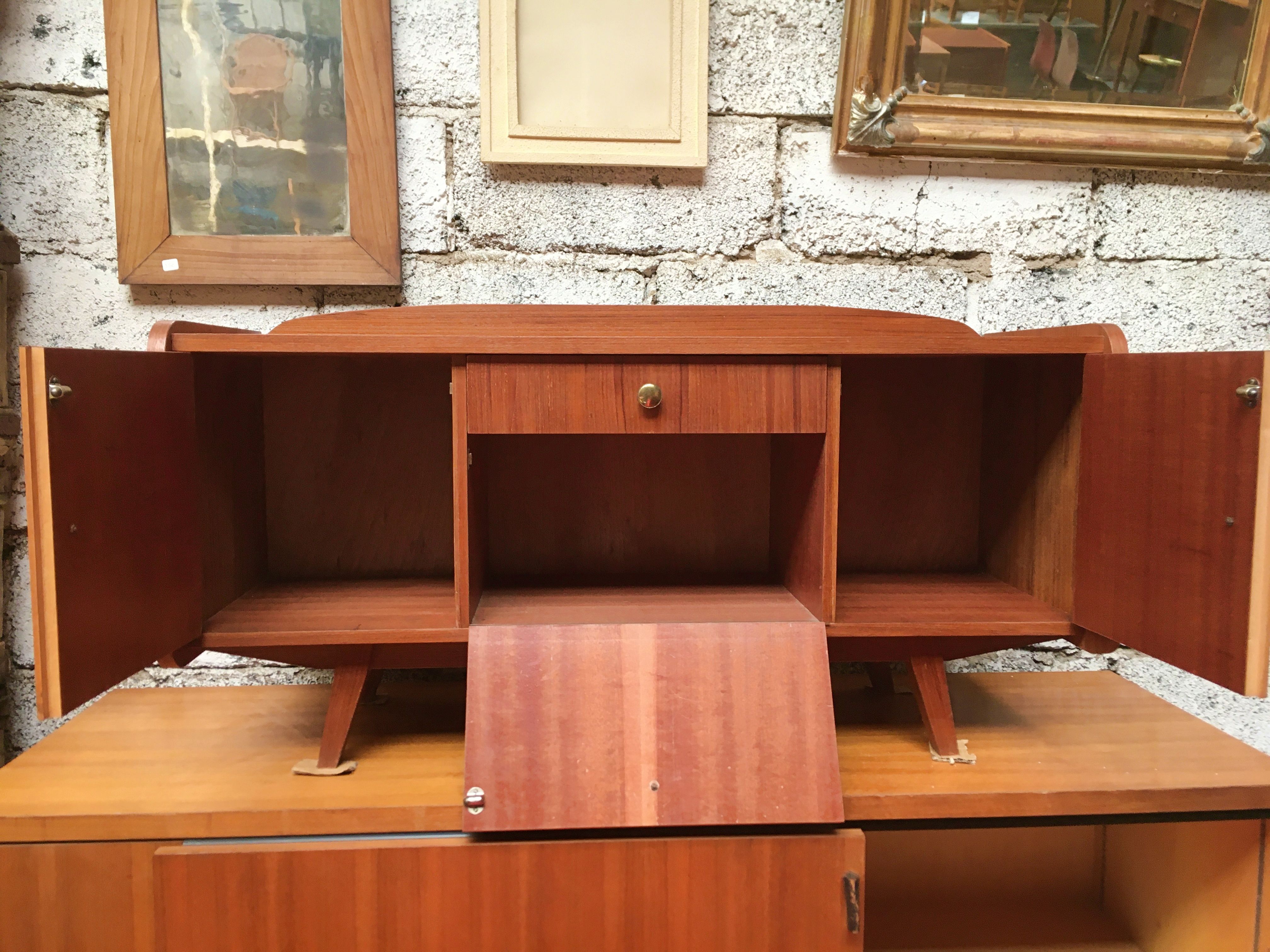 Hifi tv stand enfilade Scandinavian style 1960 vintage teak feet compass