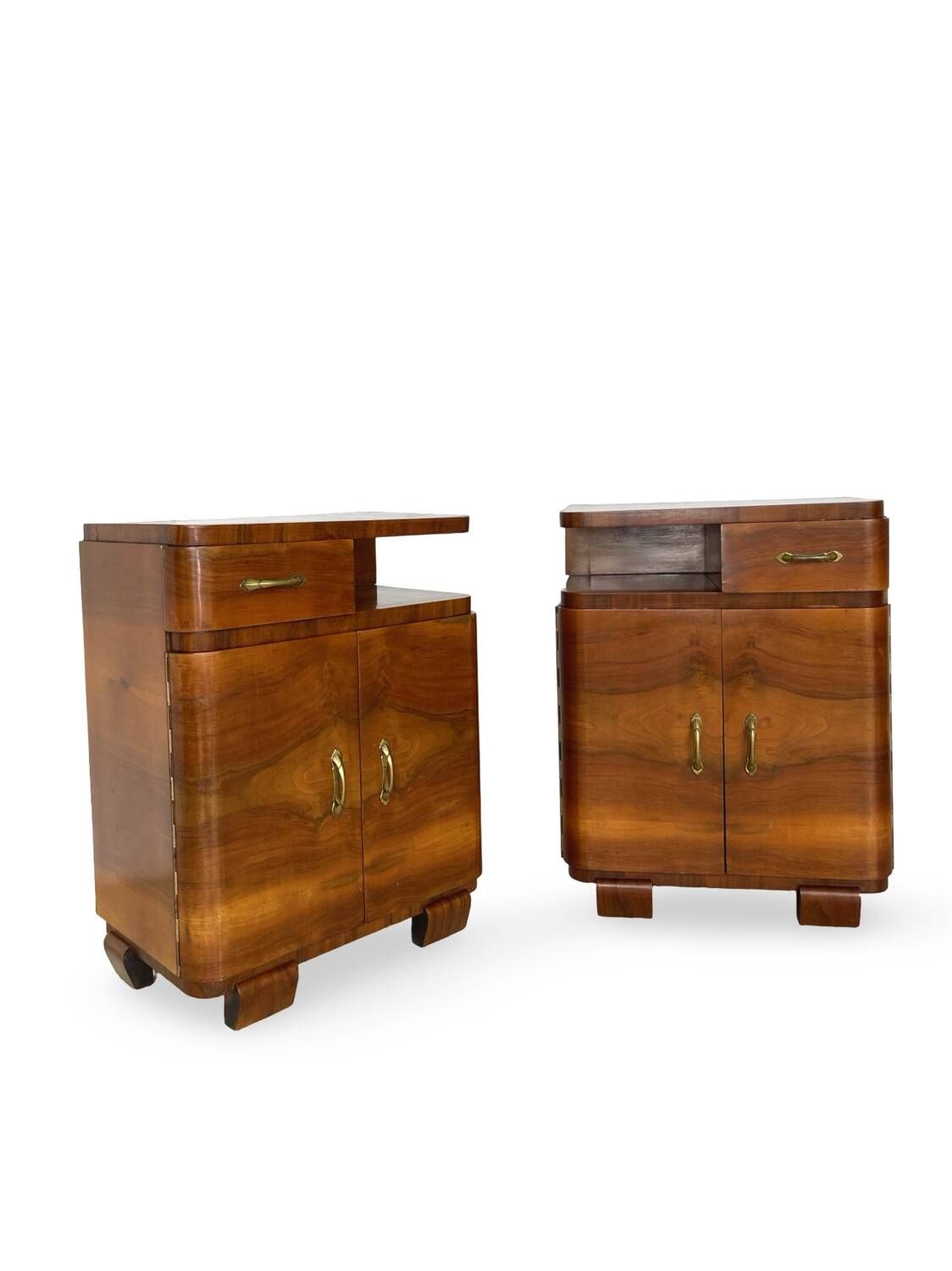 Tables de chevet Art déco italiennes en noyer, années 1940.