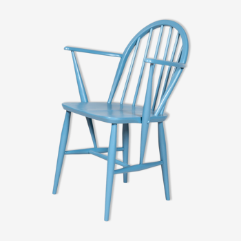 Vintage Windsor blue chair with arm rests by L. Ercolani for Ercol, 1960