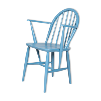 Vintage Windsor blue chair with arm rests by L. Ercolani for Ercol, 1960