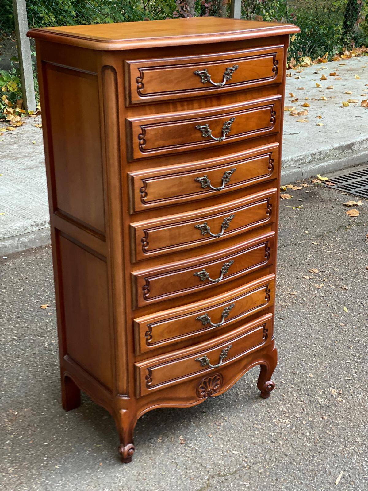 Louis XV style chest of drawers in solid wood from the 20th century