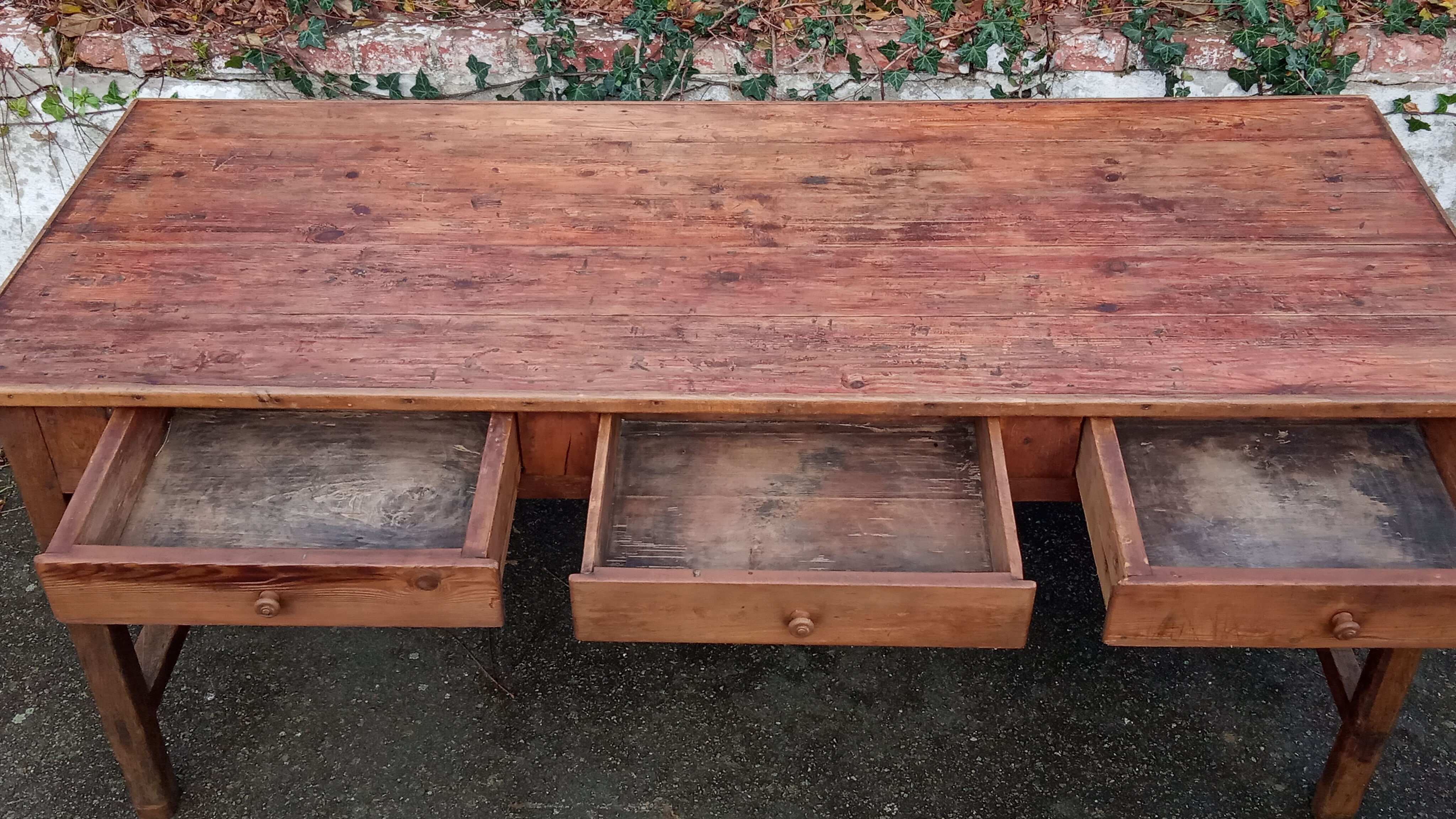 Oak farmhouse table, six drawers