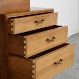 Bureau Alfred Cox du milieu du siècle en noyer et laiton. Style rétro/moderne/da