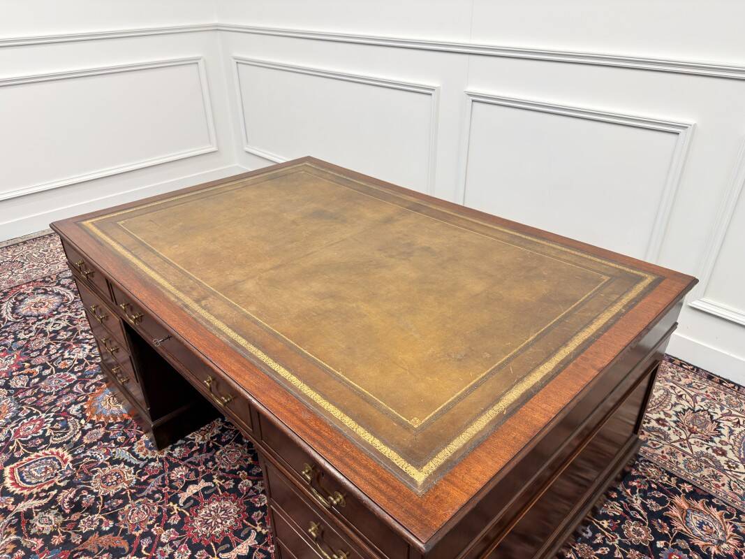 Large Classic English Partnerdesk
