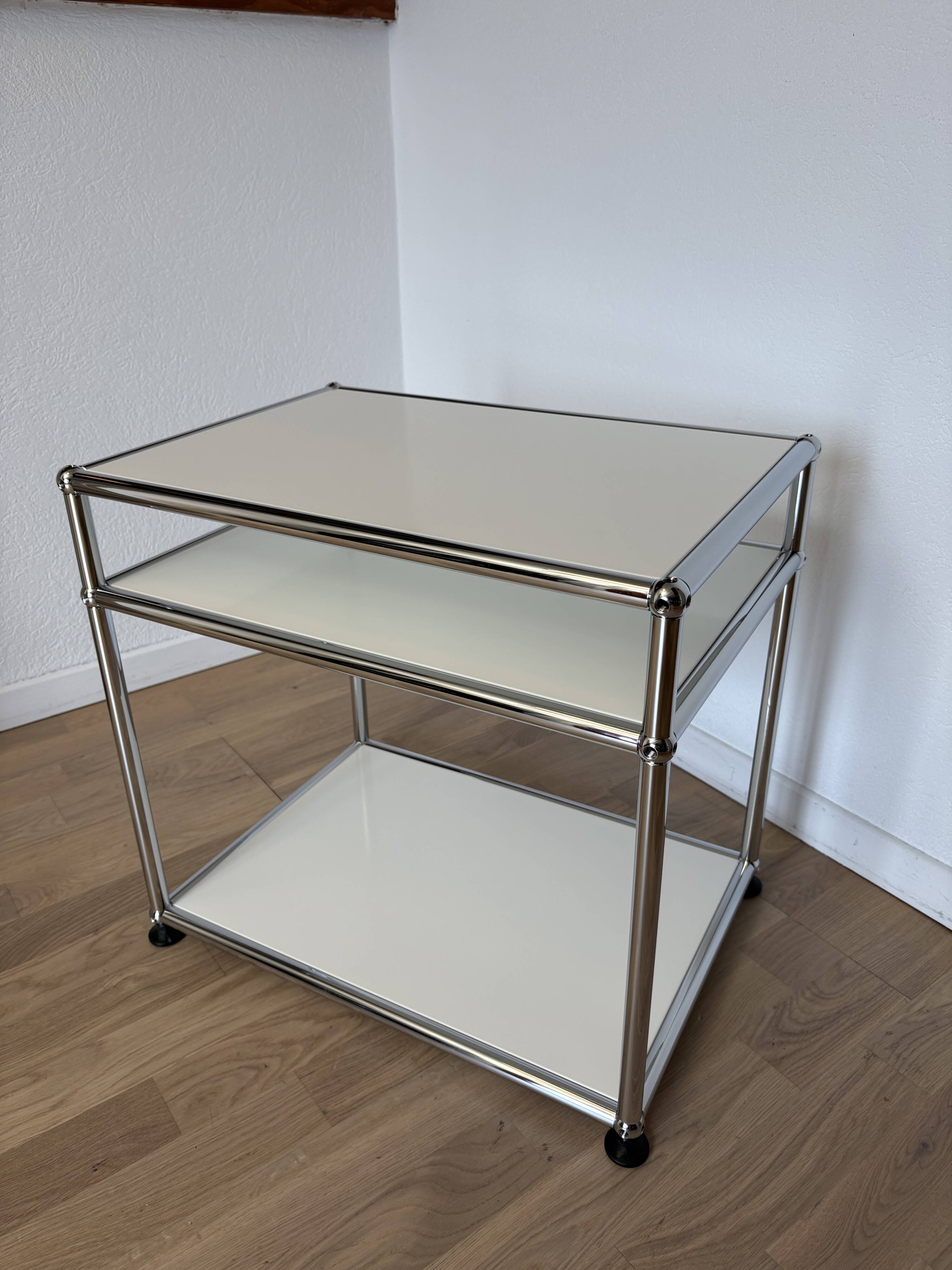 Table d’appoint USM Haller blanc