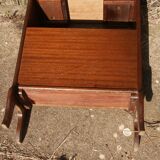 Table porte revues avec tiroirs pose verres