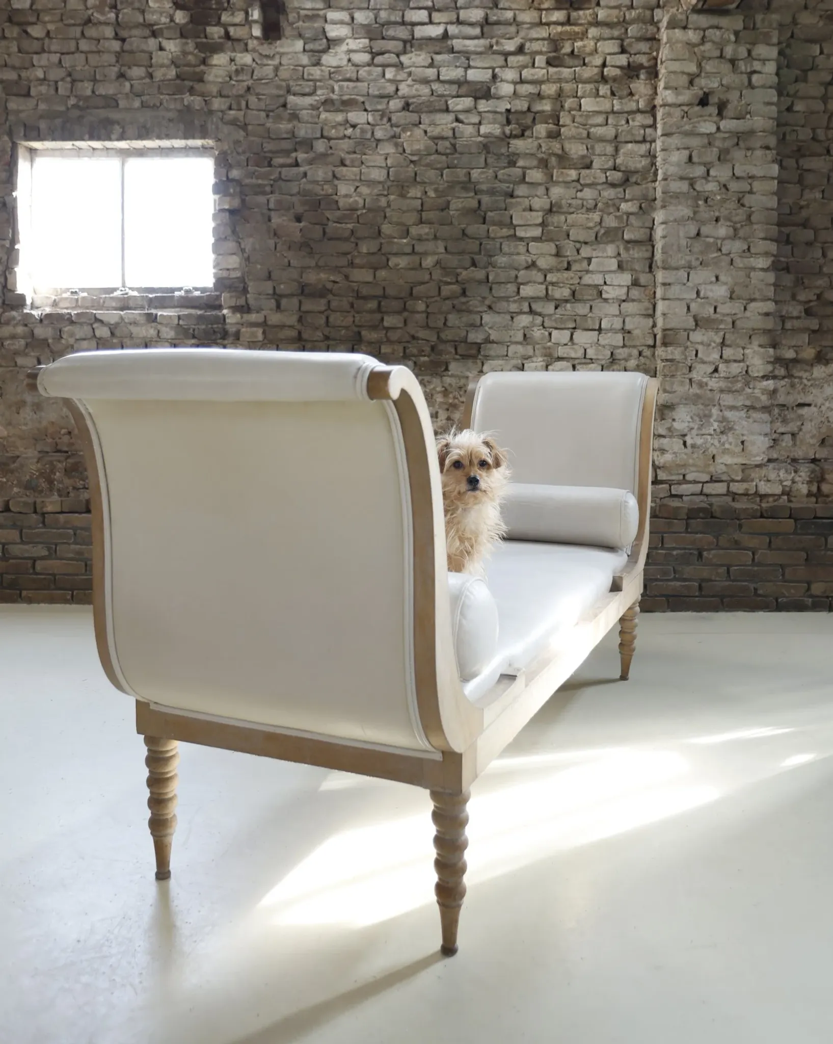 Vintage chaise longue / daybed in bleached wood and white leather
