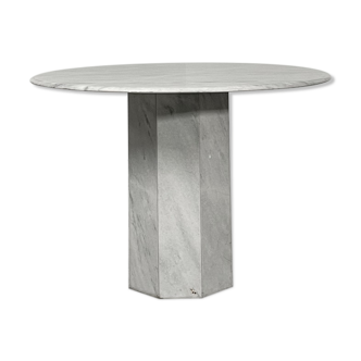 Table en pierre effet marbre