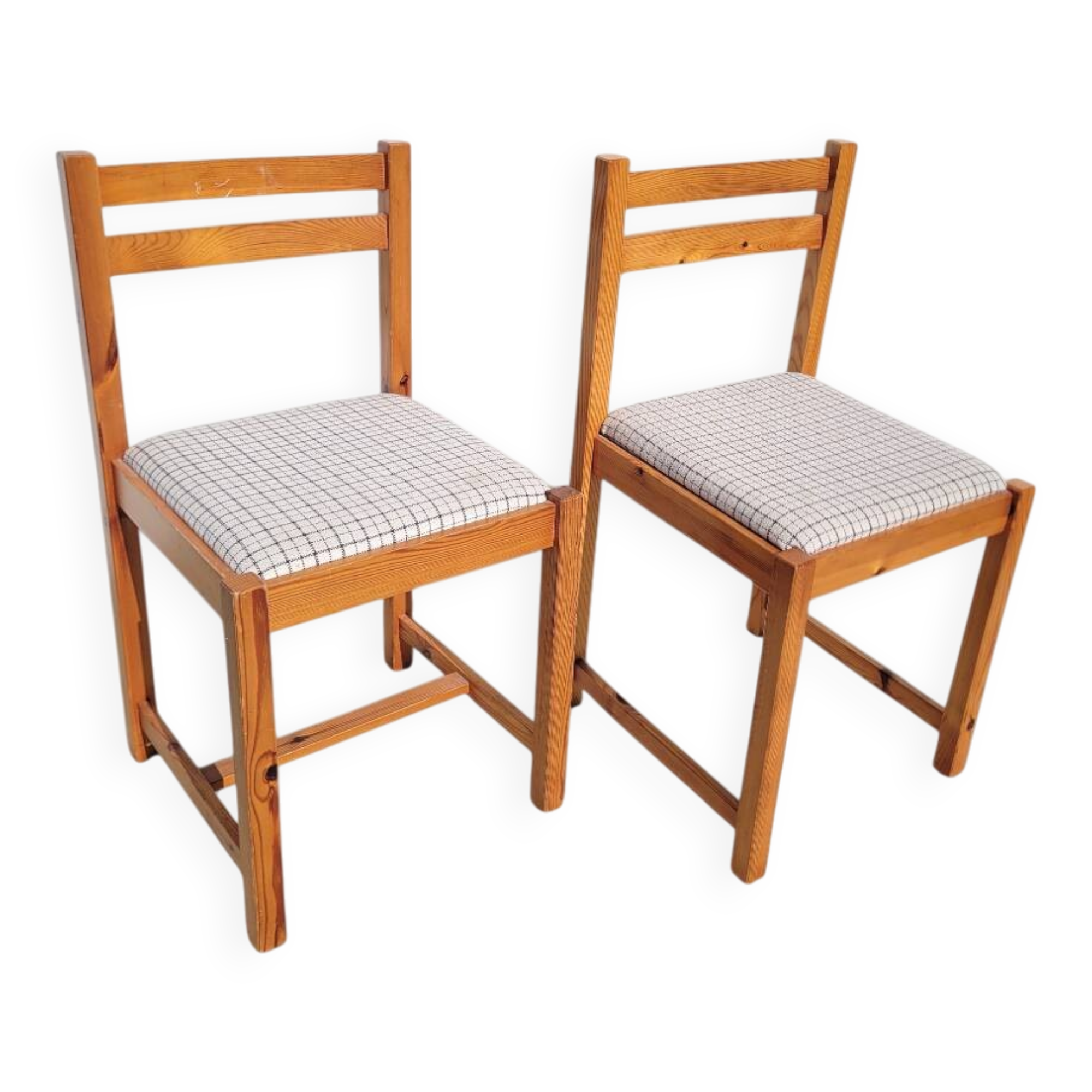 Pair of 80s chairs in pine and checked fabric