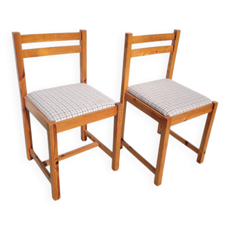 Pair of 80s chairs in pine and checked fabric