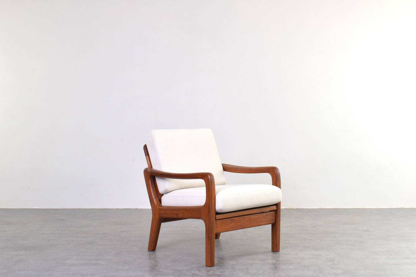 Lounge chair by Juul Kristensen and danich teak lounge chair, set of 2