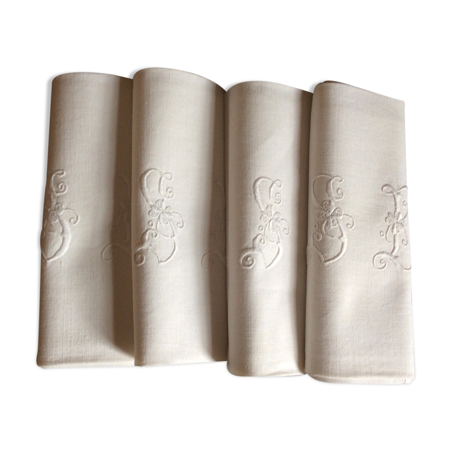 Set of 4 SD monogrammed embroidered napkins