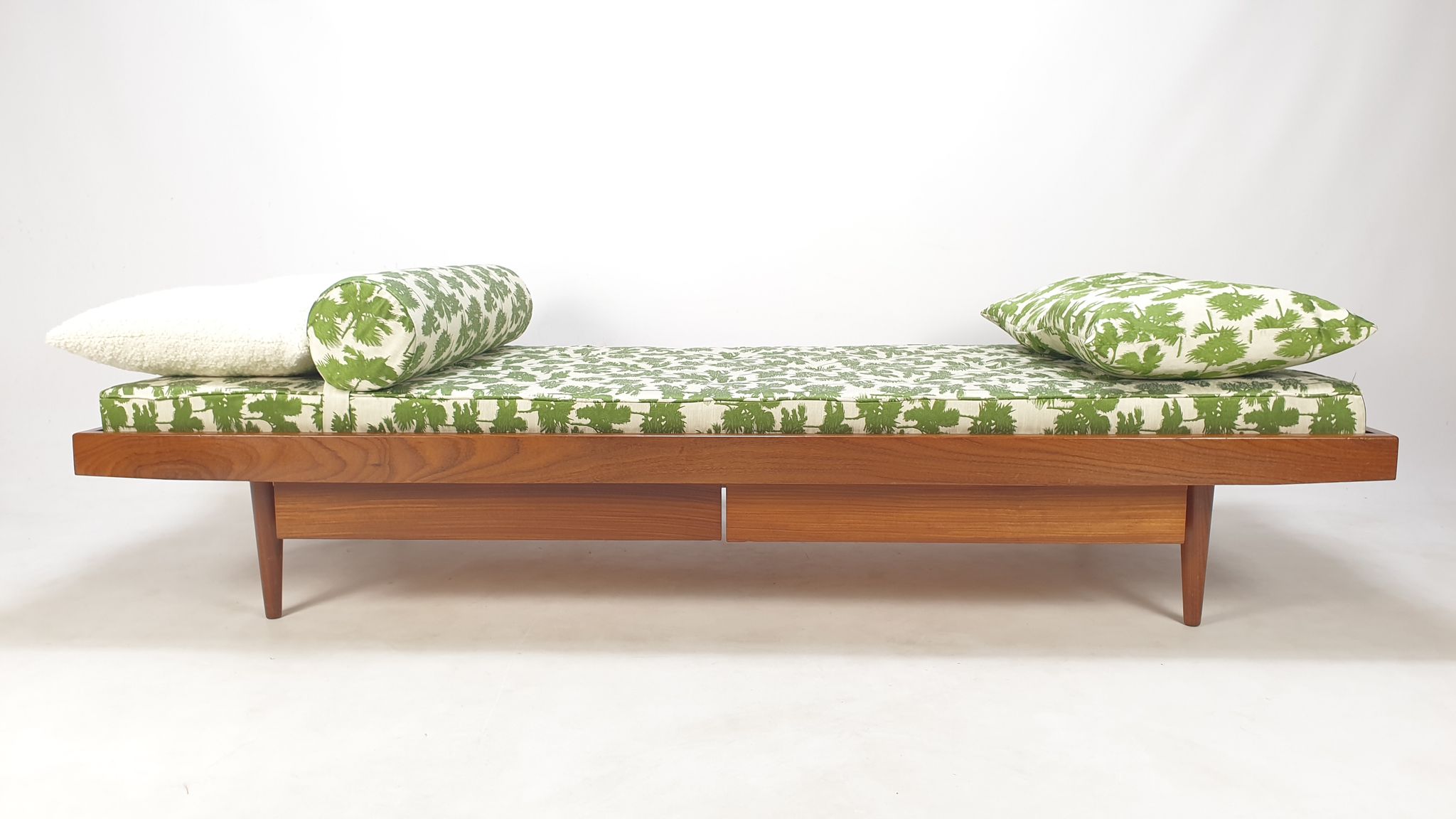 Mid century teak daybed, 1960s