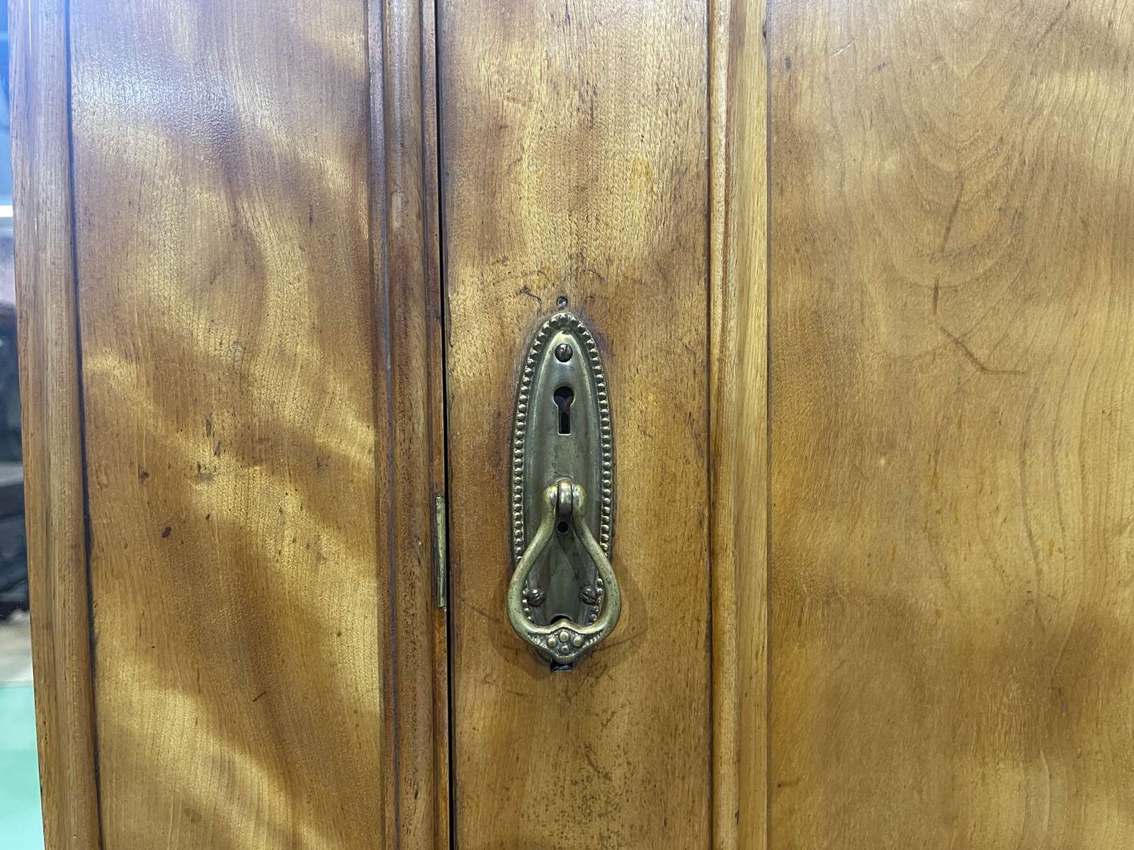 19th-century Victorian wardrobe in light mahogany - dismountable