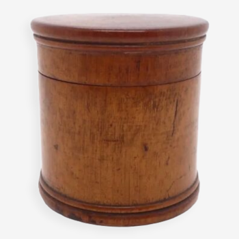 Round wooden box