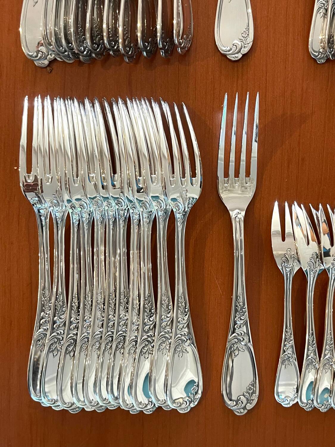 Ercuis Fontenoy 41-piece cutlery set, new condition