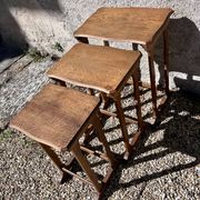Tables gigognes