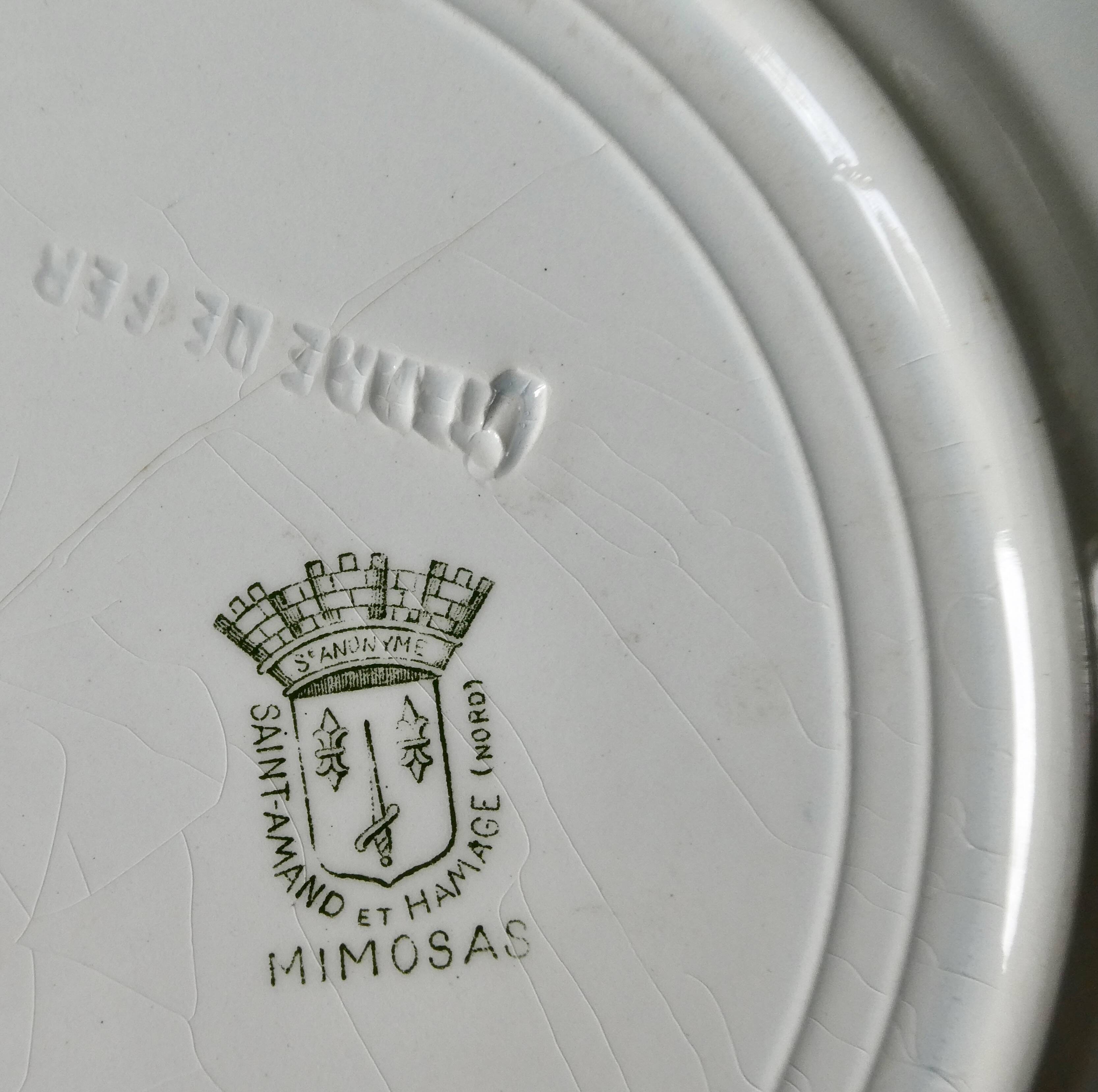 4 assiettes plates Terre de Fer Saint Amand, décor mimosas
