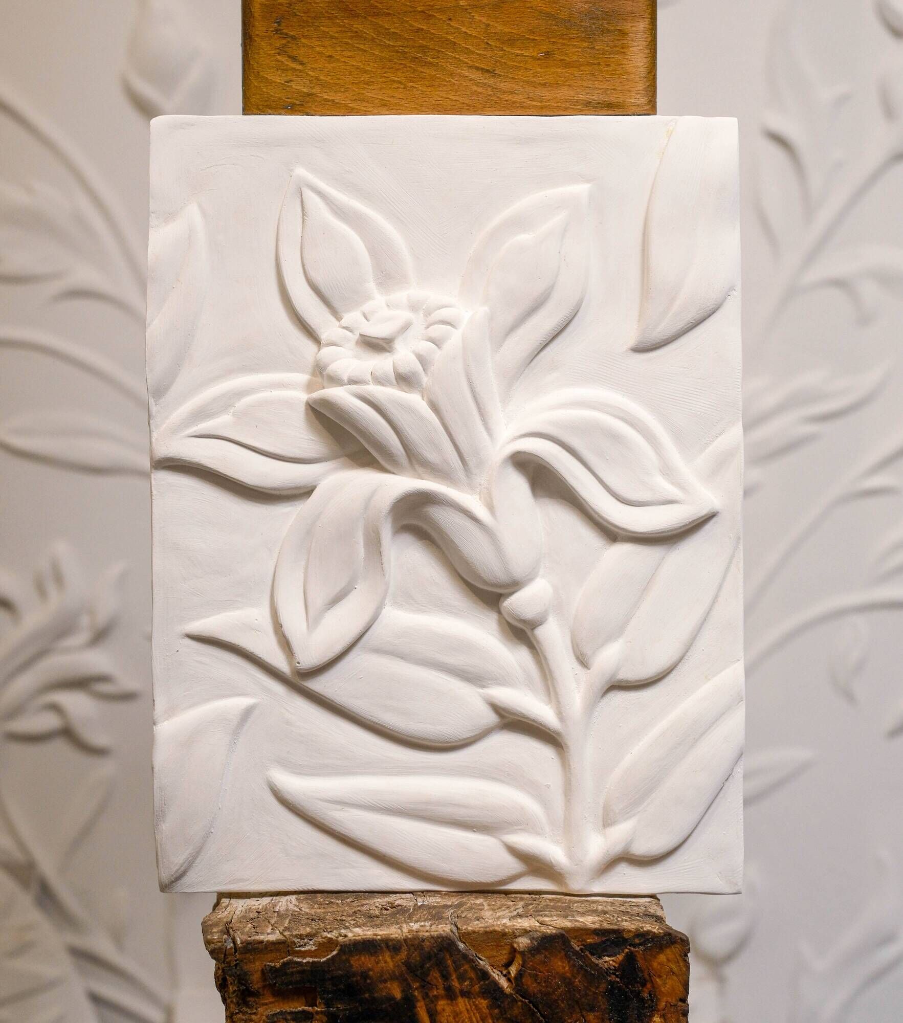 Isfahan | bas-relief floral