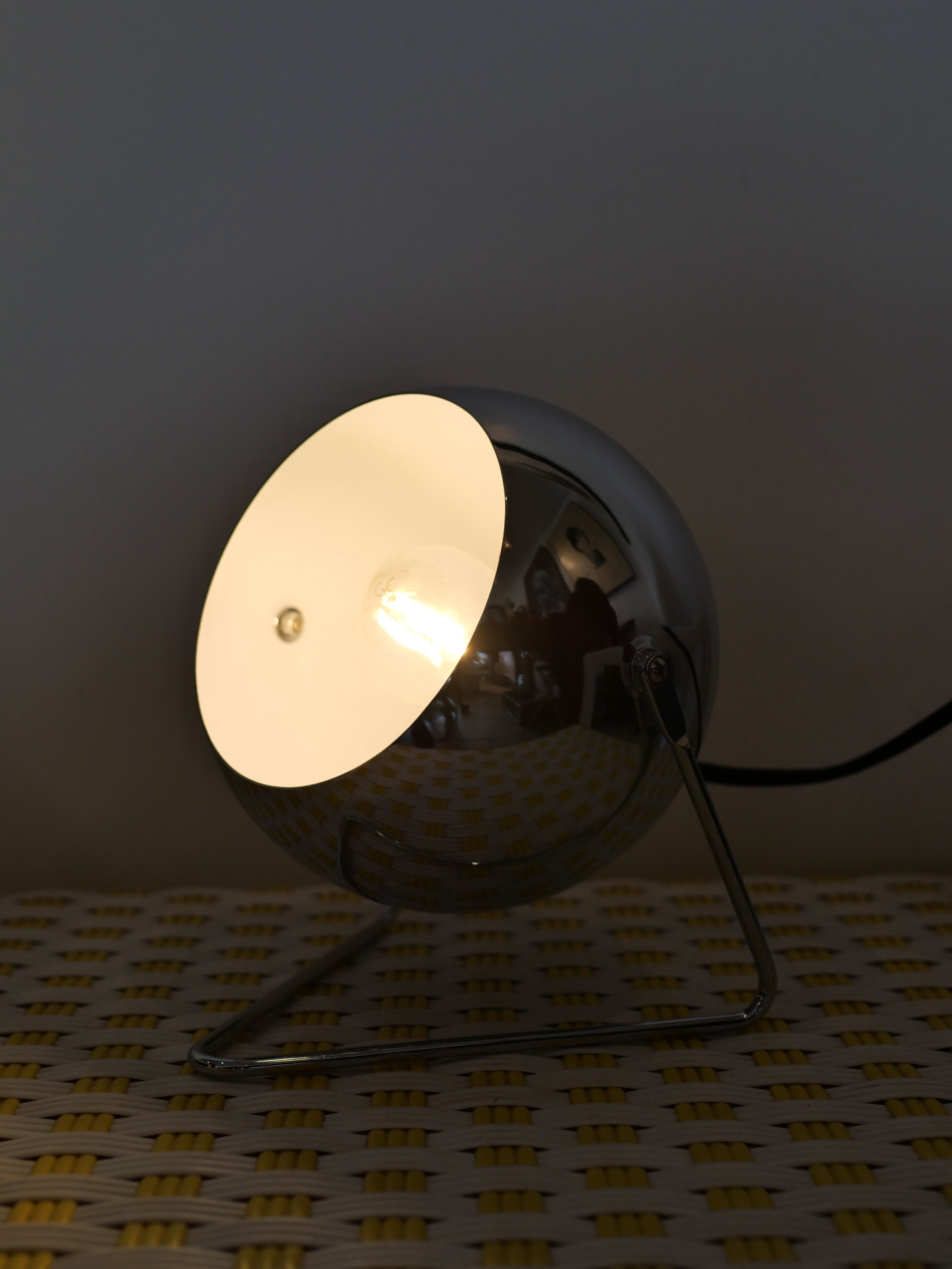 Chrome eyeball lamp