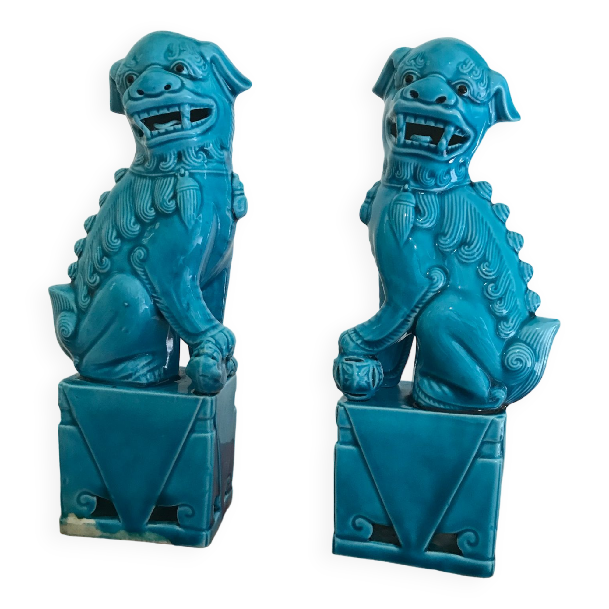 Pair of ancient Fô dogs.