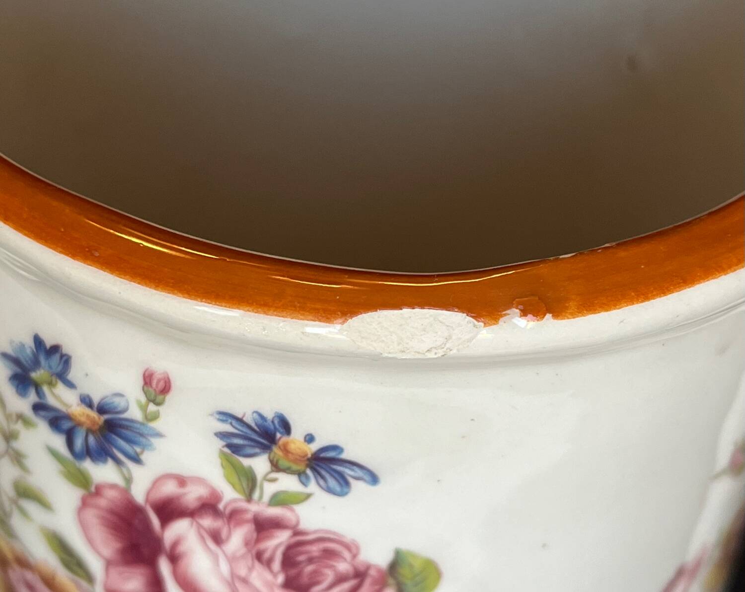 Verseuse en céramique de Capodimonte