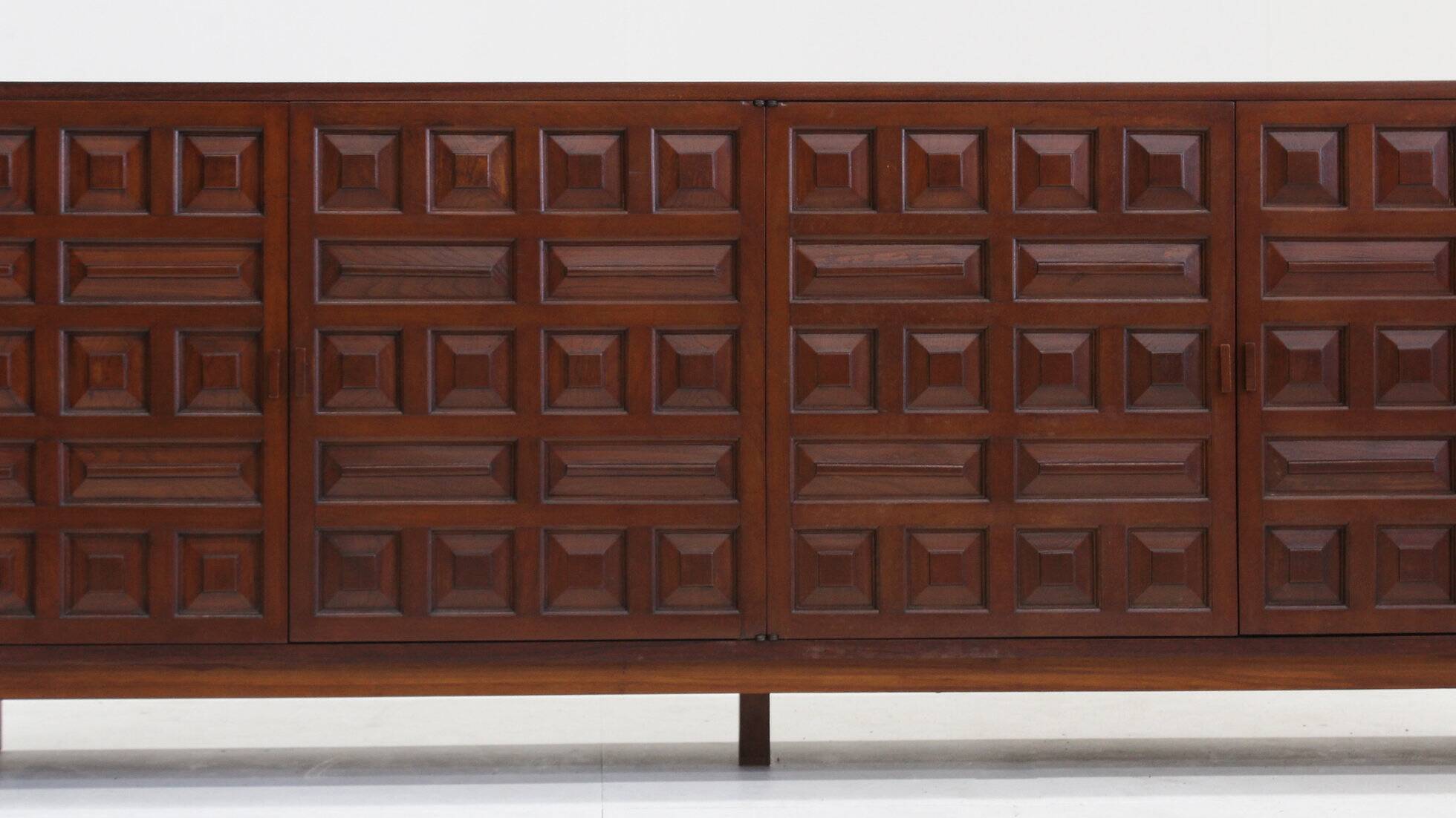 Buffet crédence brutaliste espagnol vintage des années 1970