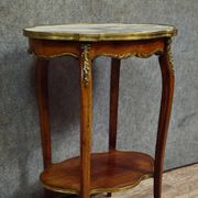 Table d'apparat - guéridon de style Louis XV, en acajou finement travaillé