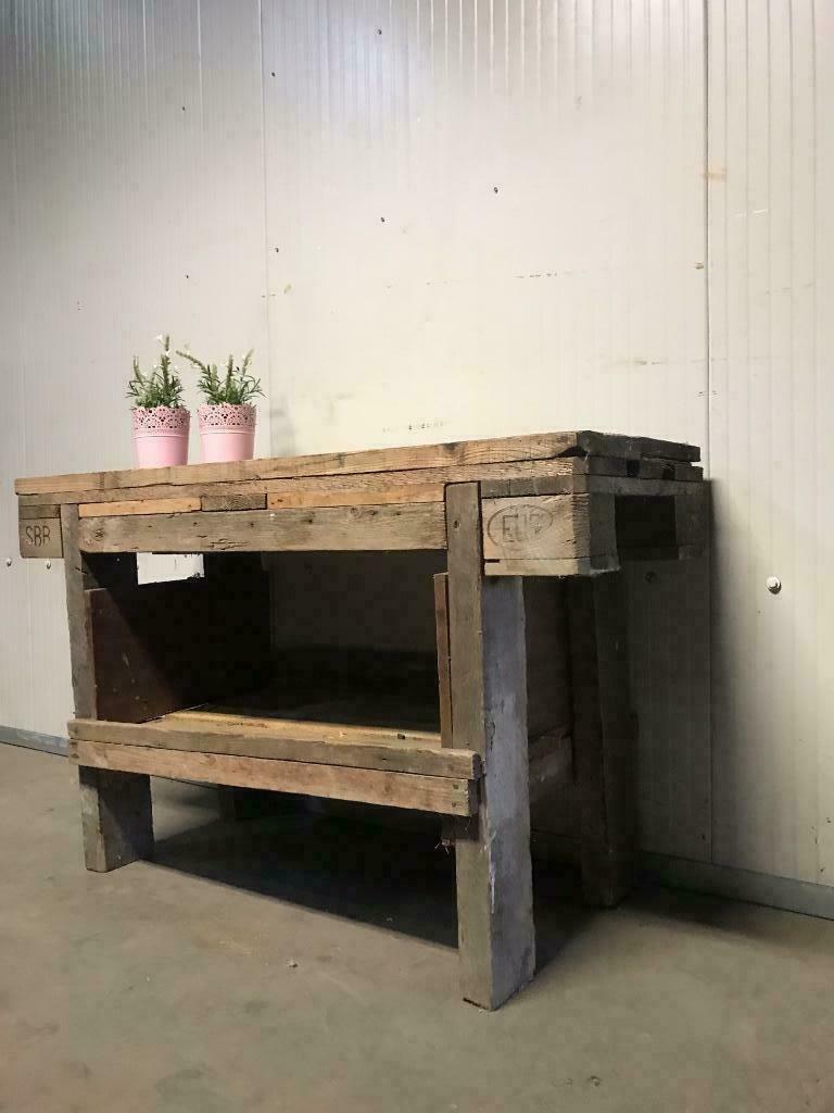 Industrial workbench