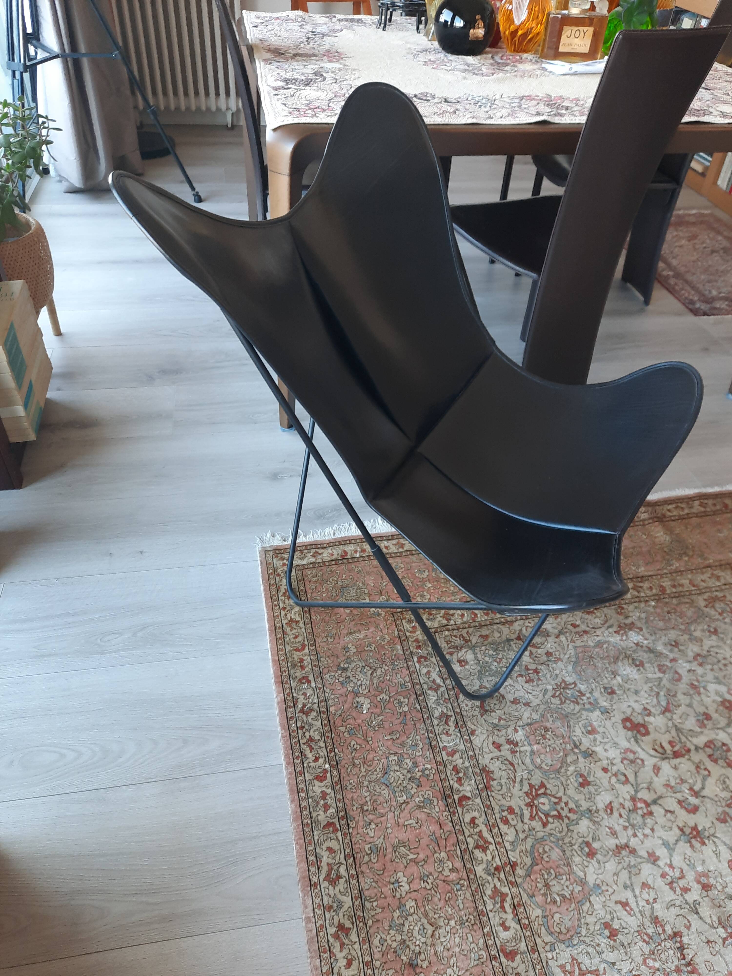 AA Butterfly Chair / AA-New Design. Dark Brown Leather / Black Frame